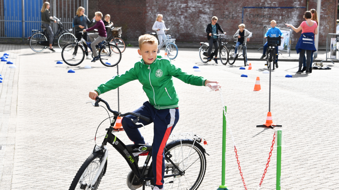 Uitgelichte afbeelding voor lespakket Verkeerskunsten groep 5 en 6 - fietskunsten les 1